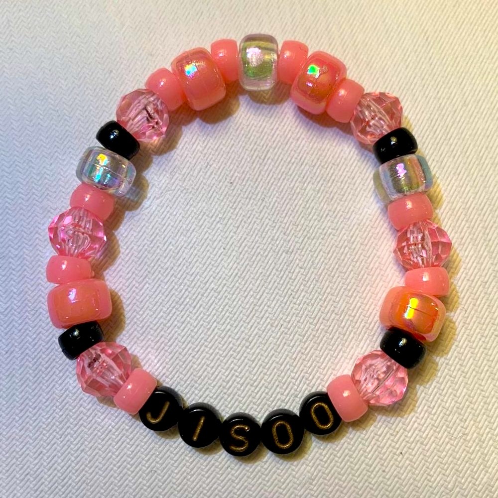 JISOO - BLACKPINK beaded bracelet